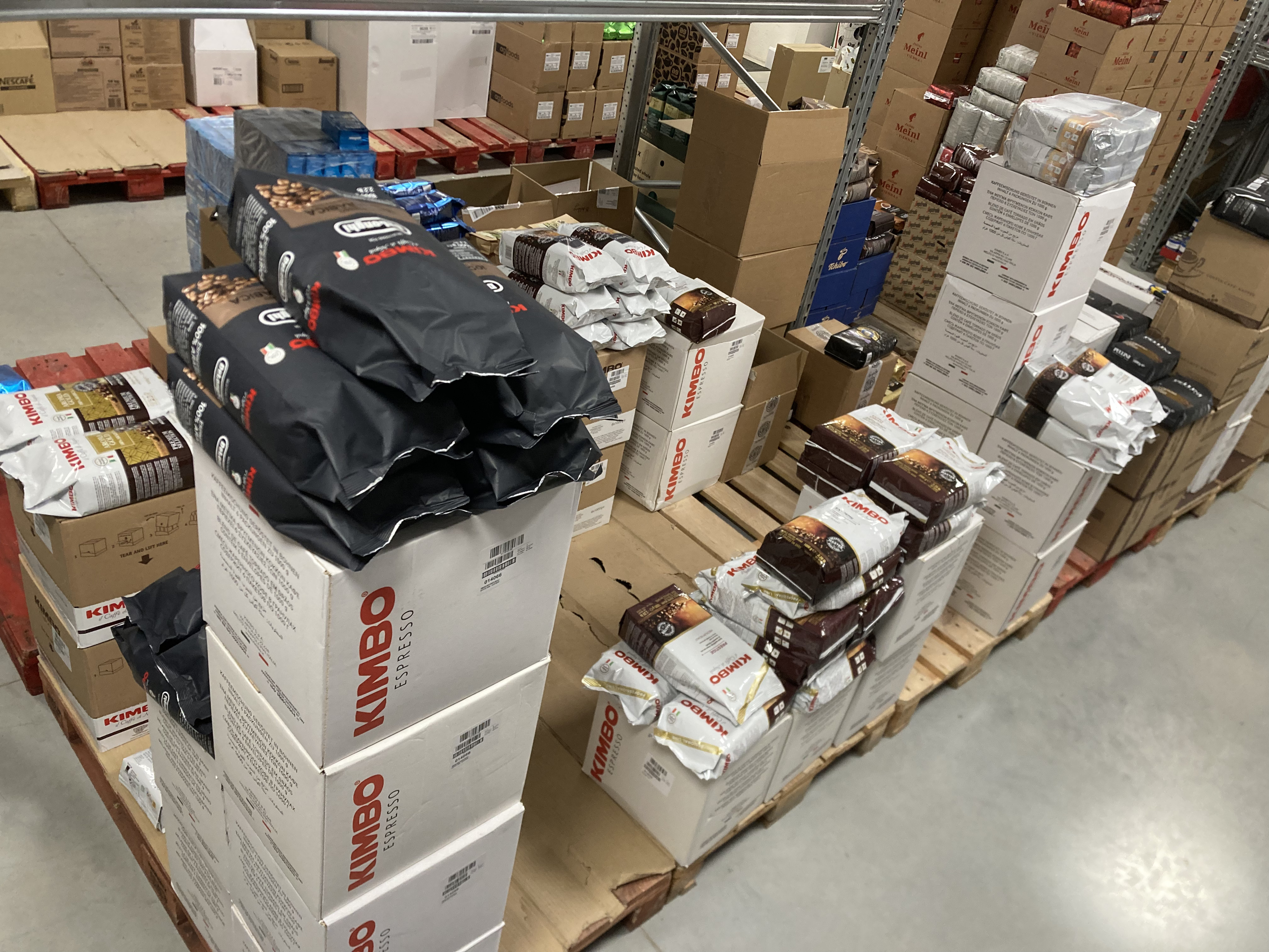 Zrnková káva skladom